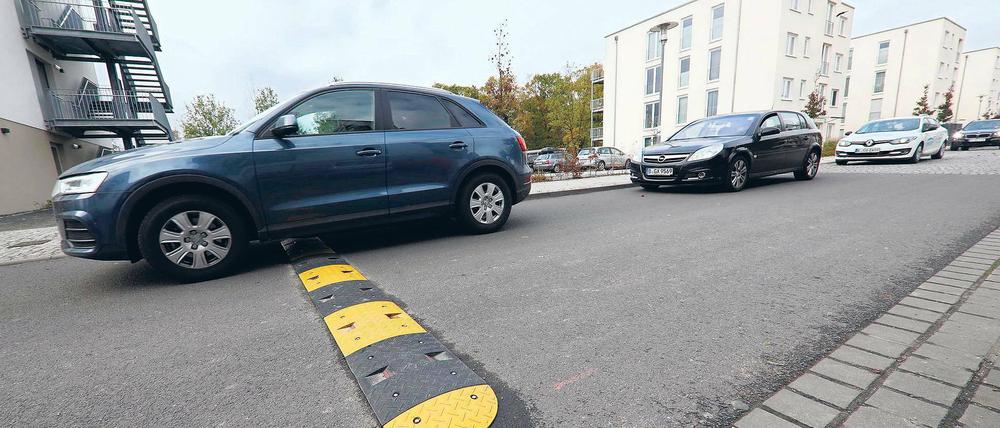 Schleichfahrt. Der Verkehr in der Viereckremise hat zugenommen seit die Nedlitzer Straße gesperrt wurde. Anwohner befürchten nun, dass es dabei bleibt. Sie haben Unterschriften gesammelt und konkrete Forderungen formuliert.