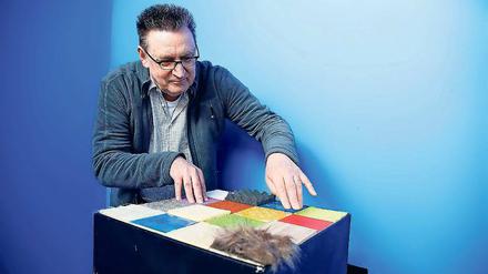Musik zum Fühlen. Die Intersonanzen 2017 wurden am Freitag mit einer Ausstellung von Klangkunstwerken eröffnet. Leiter Thomas Gerwin stellte sein Fühlklavier vor.