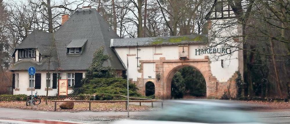 Abgesenkt. Unter dem Tor sollen bald größere Fahrzeuge passieren.