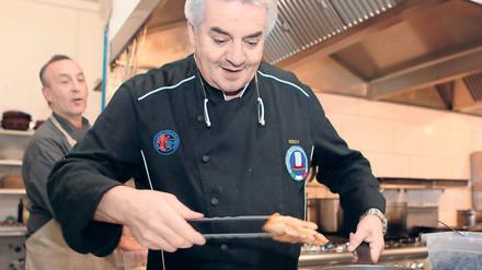 Pfannen-Virtuose. Renzo Pasolini will in Restaurants in Teltow, Potsdam und Berlin neue Rezepte ausprobieren und Küche wie in Italien anbieten.