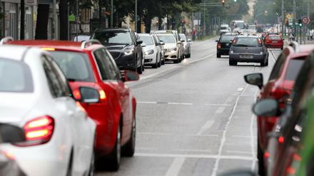 Nach der Einengung der Zeppelinstraße haben sich viele Autofahrer Schleichwege gesucht.