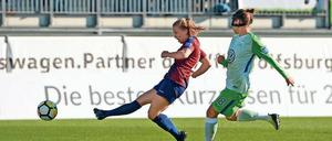 Eiskalt. Tabea Kemme (l.) schaltete zweimal gedankenschnell und traf dann.