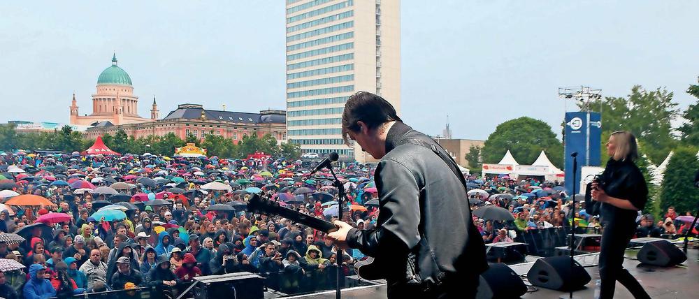 Großveranstaltung. Das Stadtwerkefest lockte regelmäßig Zehntausende Besucher an, vor allem als sich unter Peter Paffhausen die Superstars ein Stelldichein in Potsdam gaben. In diesem Jahr wurde das Spektakel erstmals deutlich zurückgefahren.