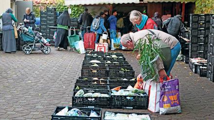 Ende einer Institution. Die Tafel an der Schopenhauerstraße schließt und zieht um. Gründe dafür sind fehlendes Personal und die teils schwere körperliche Arbeit, der die – zumeist älteren – Ehrenamtlichen nicht mehr gewachsen sind.