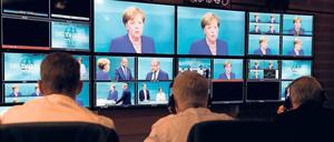Nö, sagte die Kanzlerin. Angela Merkel wollte sich nur einmal mit SPD-Kanzlerkandidat Martin Schulz vor den Fernsehkameras auseinandersetzen. ARD und ZDF hätten lieber zwei Duelle übertragen, kuschten aber vor der Entscheidung der Kanzlerin.
