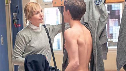 LKA-Fahnderin Isabell Mosbach (Nadja Uhl) wird als Lehrerin ins Internat eingeschleust. Das Komplott, das sie aufdeckt, reicht zurück in die 80er Jahre.