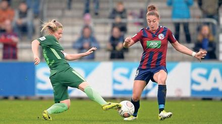 Wieder Spielverderber. Wie schon im DFB-Pokal der Vorsaison stellte Werder Bremen den Turbinen nun auch beim Bundesligaspiel ein Bein. Hier grätscht die Ex-Potsdamerin Marie-Louise Eta gegen Felicitas Rauch. Die beiden erzielten am Montag die Tore.