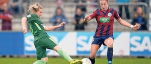 Wieder Spielverderber. Wie schon im DFB-Pokal der Vorsaison stellte Werder Bremen den Turbinen nun auch beim Bundesligaspiel ein Bein. Hier grätscht die Ex-Potsdamerin Marie-Louise Eta gegen Felicitas Rauch. Die beiden erzielten am Montag die Tore.