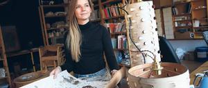 Nominiert. Anastasiya Koshcheeva stellt Gebrauchsgegenstände aus Birkenrinde her. Die Wortschatzkiste von Iven Sohmann ist ein klassisches Beispiel für Kommunikationsdesign. Das Lichtsystem „Lili“ soll für eine bewegliche Deckenbeleuchtung sorgen.