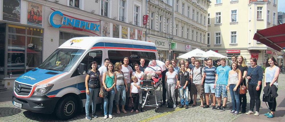 Noch einmal ins Kino. Der Wünschewagen im Einsatz.