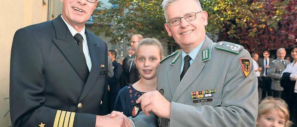 Übergabe. Oberst Hans-Hubertus Mack (r.) und Kommandeur Jörg Hillmann.