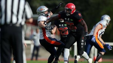 Menschlich gewordene Dampframme. Explosiv durchbricht Michael Reynolds die Offensivreihen der Konkurrenz, um dann vor allem den Spielmacher nicht zur Entfaltung kommen zu lassen.