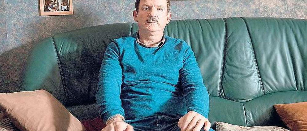 Bloß nicht vorführen. Wie aus dem Nichts ist der frühere Kirmes-Musiker Heinz Strunk, 55, vor 15 Jahren zum wortgewaltigen Provinzchronisten geworden („Fleisch ist mein Gemüse“). Sein neuer Roman „Jürgen“ ist von der ARD verfilmt wurden, mit Strunk neben Charly Hübner in der Hauptrolle („Jürgen – heute wird gelebt“, 20 Uhr 15).