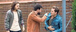 He, Bulle! Marcos Pinto (Manuel Cortez, l.) hat was gegen Jan (David Rott) .