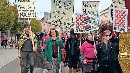Lautstark gegen hohe Mieten. Teilnehmer der Demonstration am Freitag.