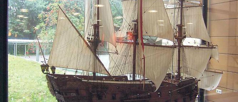 Kaisers Boot. Im Kleinmachnower Augustinum steht ein historisches Schiff.