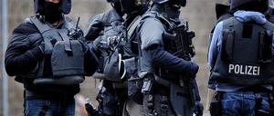 Weil der Mann mit Gewalt drohte, wurde zu dem Einsatz ein Spezialeinsatzkommando hinzugerufen.