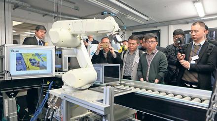 Staunen in Potsdam. Während der Deutsch-Chinesischen Konferenz zu Digitalisierung und Industrie 4.0 im vergangenen April hatten sich auch Vertreter von Techcode einen Eindruck von der Innovationskraft der IT-Branche in Potsdam verschafft.