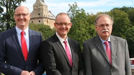 Oberhavel-Landrat Ludger Weskamp (SPD), links, mit dem Sozialdezernenten Matthias Rink (CDU). 