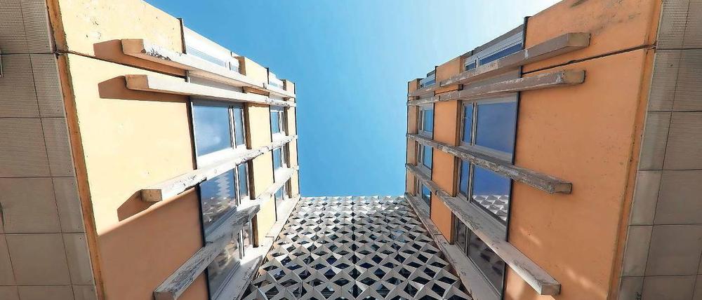 Streitpunkt Fachhochschule. Im November soll der Abriss des aus DDR-Zeiten stammenden Gebäudekomplexes beginnen, ein Jahr ist dafür veranschlagt. Danach soll das Areal in den historischen Strukturen neu bebaut werden.