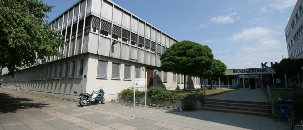 Der mittelfristige Erhalt des Rechenzentrums wird laut Stadtkämmerer Burkhard Exner (SPD) preiswerter als Gedacht.