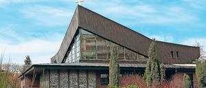 Moderne Kirche. Die Sternkirche wurde 1990 eingeweiht. Sie musste nach einem Brand 1997 saniert werden.