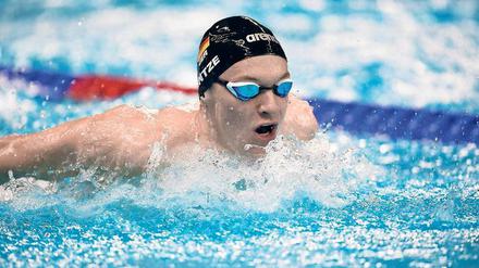 Titelträger. Johannes Hintze gewann bei der Junioren-WM über 200 Meter Lagen. Er ist der dritte Potsdamer, der bei einer Schwimm-JWM auf dem Treppchen stand.