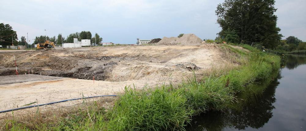 Schon bald soll die Baustelle des Hafens mit dem Teltow-Kanal verbunden werden.