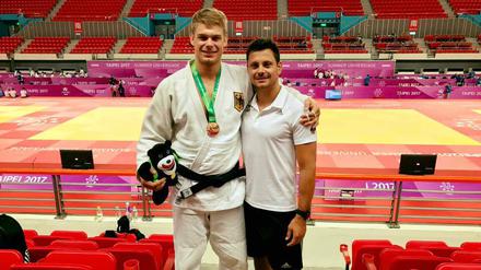 Erfolg in Taipeh. Philipp Galandi sicherte sich bei der Universiade Platz drei - sein Trainer Mario Schendel gehört vor Ort zum deutschen Trainerteam.