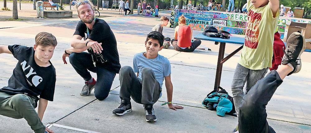 Battle für Demokratie. Am Freitag messen sich auf dem Bassinplatz die Breakdancer. Am Mittwoch machte sich schon mal der Nachwuchs warm.