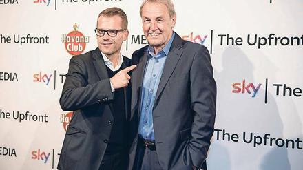 Comeback. Jörg Wontorra talkt bei Sky Sport News HD (re., n. Dirk Grosse).