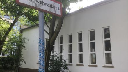 In einem Hinterhof zwischen Wohnblöcken Am Kanal gelegen befindet sich das ehemalige Heizhaus, das der Verein der Muslime künftig mieten und als Gebetsraum nutzen darf.
