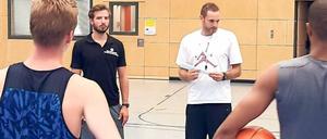 Seite an Seite. Trainer Denis Toromann (r.) und Michael Wende.