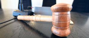Fall abgeschlossen. Für die Gerichtsbarkeit des Nordostdeutschen Fußballverbandes ist entschieden, dass der SV Babelsberg 03 wegen der Vorkommnisse während des Heimspiels gegen Energie Cottbus 7000 Euro zahlen muss. Der Verein wehrt sich weiter.