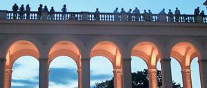 Abendstimmung. Das Belvedere wird zur Mondnacht festlich beleuchtet.