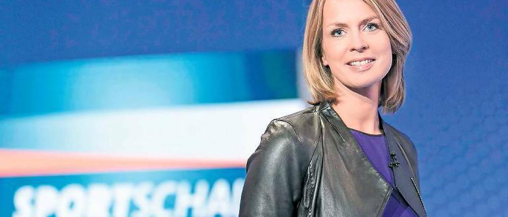 Willkommen im Club. Jessy Wellmer, 37, präsentiert nun die ARD-„Sportschau“ am Samstag, eines der erfolgreichsten und langlebigsten Formate im deutschen Fernsehen.