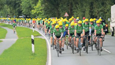 Gemeinnützig. Bei der Tour der Hoffnung 2016 kamen Spenden in Höhe von 1,9 Millionen Euro zusammen. Dieses Jahr fährt der Tross durch Berlin und Brandenburg.