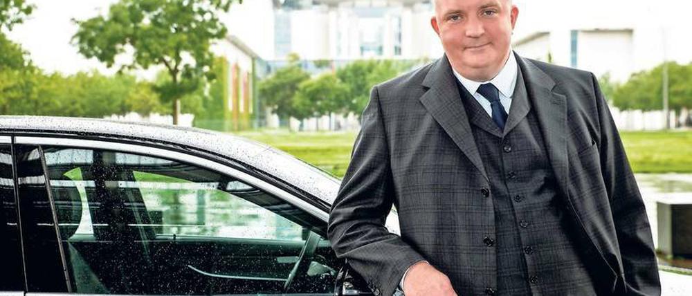 So ein Chaufför hat’s schwör? Jörg Thadeusz fährt Vertreter von AfD, CDU, FDP, Grünen, Linken und SPD durch Berlin – spricht mit ihnen über Politik.