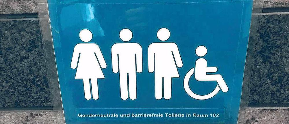 Prompt abgehängt. Gut gemeintes Hinweisschild im Landesarbeitsgericht. Der Urheber des „halben Rocks“ ist unbekannt.