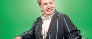 Protagonist der Punkbewegung. Johnny Rotten, 61, einst Sänger der englischen Punkband Sex Pistols. Nach deren Auflösung 1978 gründete er die Band Public Image Ltd. 2004 trat Rotten in der britischen Version von „Ich bin ein Star, holt mich hier raus“ auf. Er ist mit einer Deutschen verheiratet.