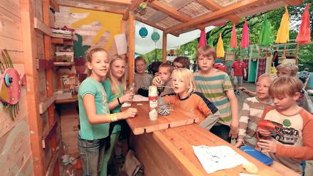 Keine Langeweile. In der „Stadt der Kinder“ haben Jungs und Mädchen 2016 Häuser gebaut und bezogen. Auch dieses Jahr wird das Nuthewäldchen zur Kreativbaustelle.