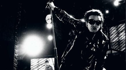 Bitte festhalten. Schon auf ihrer „Zoo TV“-Tournee gastierte die U2-Truppe um Sänger Bono im Olympiastadion. Das war 1993.