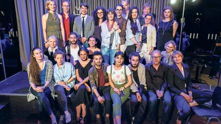 Botschafter kaukasischer Kultur. Junge Autoren aus Aserbaidschan, Armenien, Georgien und Russland waren zur Lit:potsdam im Hans Otto Theater geladen. Ihre Texte lasen HOT-Schauspieler wie Rita Feldmeier (2. Reihe, links).