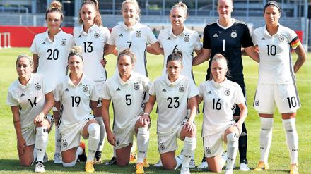 Sie ist mittendrin. Svenja Huth vor dem Testspiel gegen Brasilien.