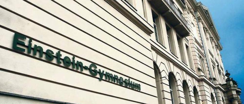 Eine am Einstein-Gymnasium geplante Podiumsdiskussion wurde wegen Sicherheitsbedenken abgesagt.