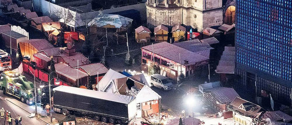 Tödliches Versagen. Am 19. Dezember raste der Tunesier Ani Amri mit einem gestohlenen Lastwagen auf dem Weihnachtsmarkt am Breitscheidplatz in eine Menschenmenge. Der Sonderermittler Bruno Jost kommt zu dem Schluss: Zu dem Anschlag hätte es nicht kommen müssen, hätte die Polizei rechtzeitig gehandelt.