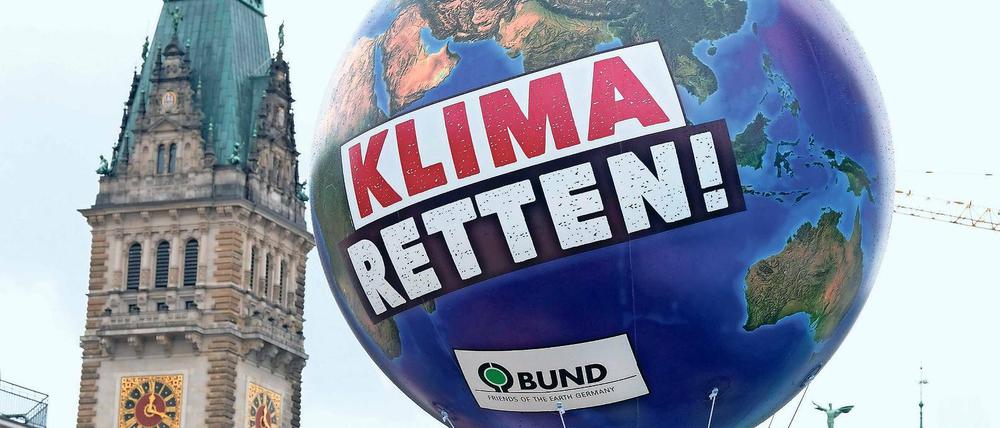 Die Welt in Bewegung setzen. Die kommenden drei Jahre sind in den Augen der Klimaforscher entscheidend für die wirksame Begrenzung katastrophaler Folgen des Klimawandels. Daher haben sie nun an die Teilnehmer des G-20-Gipfels appelliert.