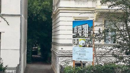 Große Baupläne. Inzwischen wurde das Schild in der Sellostraße entfernt.