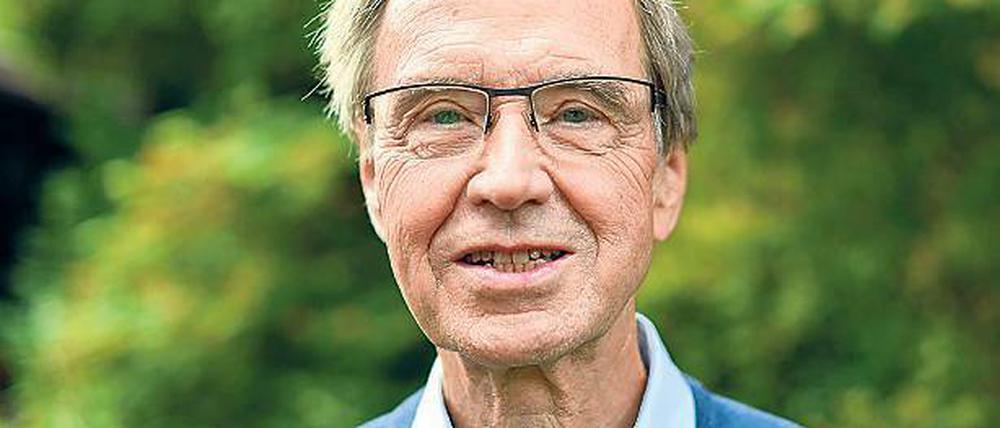 Unaufgeregt. Wolf von Lojewski in seinem Garten bei Wiesbaden.