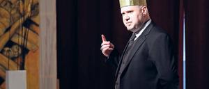 Kraftvolle Autorität: Martin Ziesack als Kreon. Der Potsdamer mimt den König von Theben mit kraftvollem und leidenschaftlichem Spiel als autoritären Tyrannen.